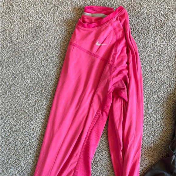 Women's Assorted Activewear Tops (Lulu Lemon) - Picture 7 of 9